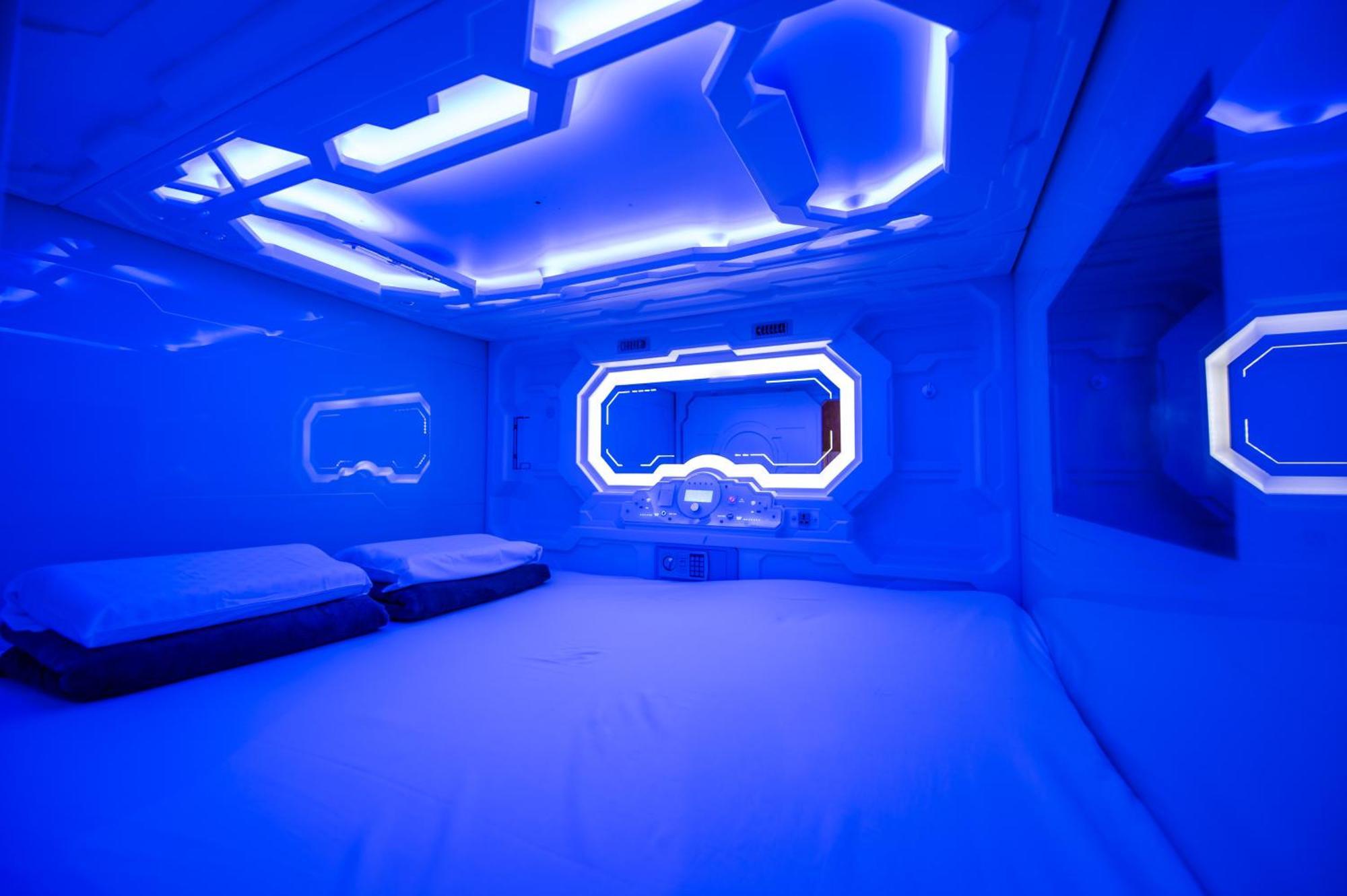Space Q Capsule Hotel Sydney Exterior photo